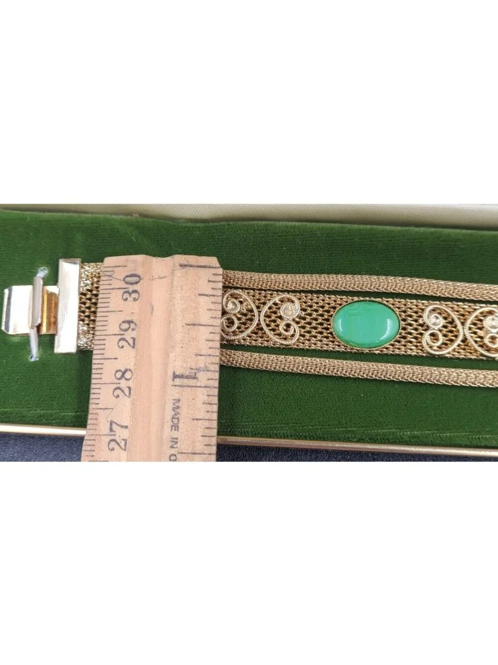 Jade Colored Stone 3 Strand Mesh Bracelet Gold Tone 6.5